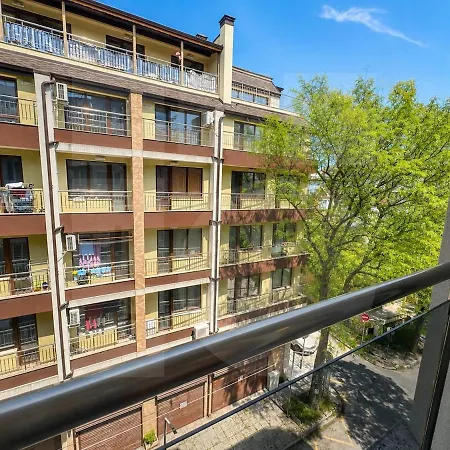 1br Golden Urban Nest With Parking Apartament
