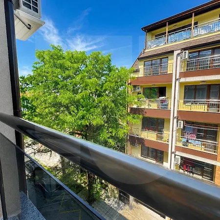 1br Golden Urban Nest With Parking Apartament