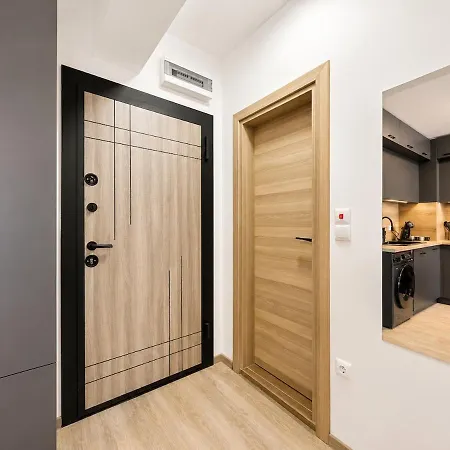 Apartment 1br Golden Urban Nest With Parking